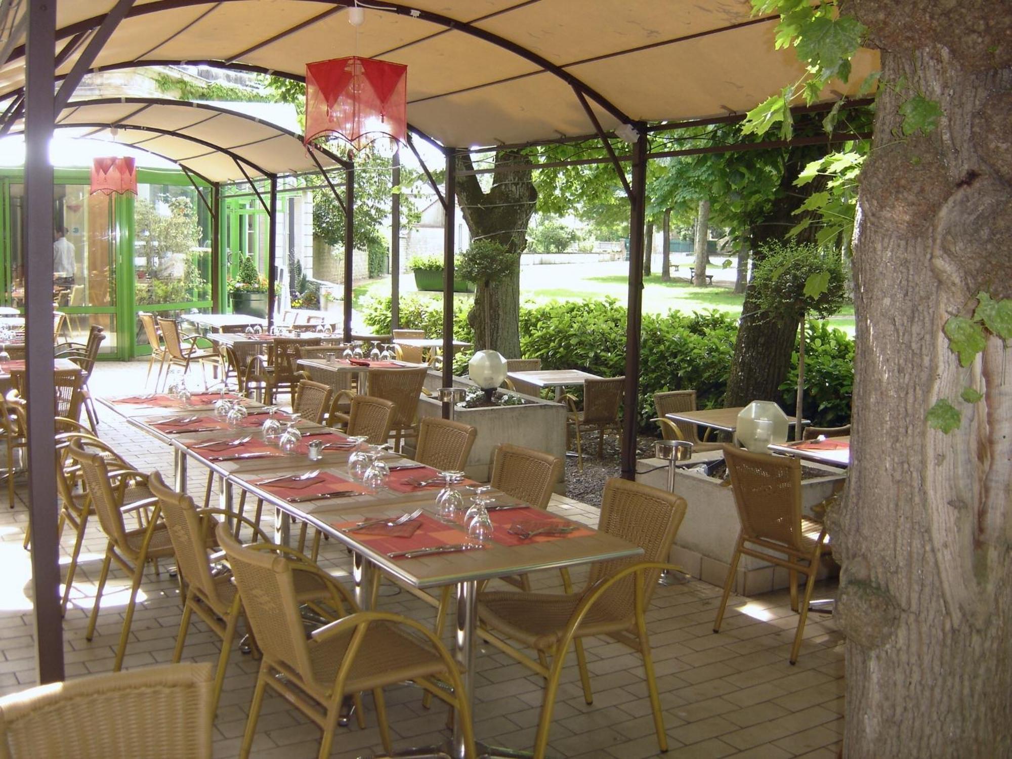 Hotel Restaurant Du Parc De La Colombiere Dijon Exteriör bild