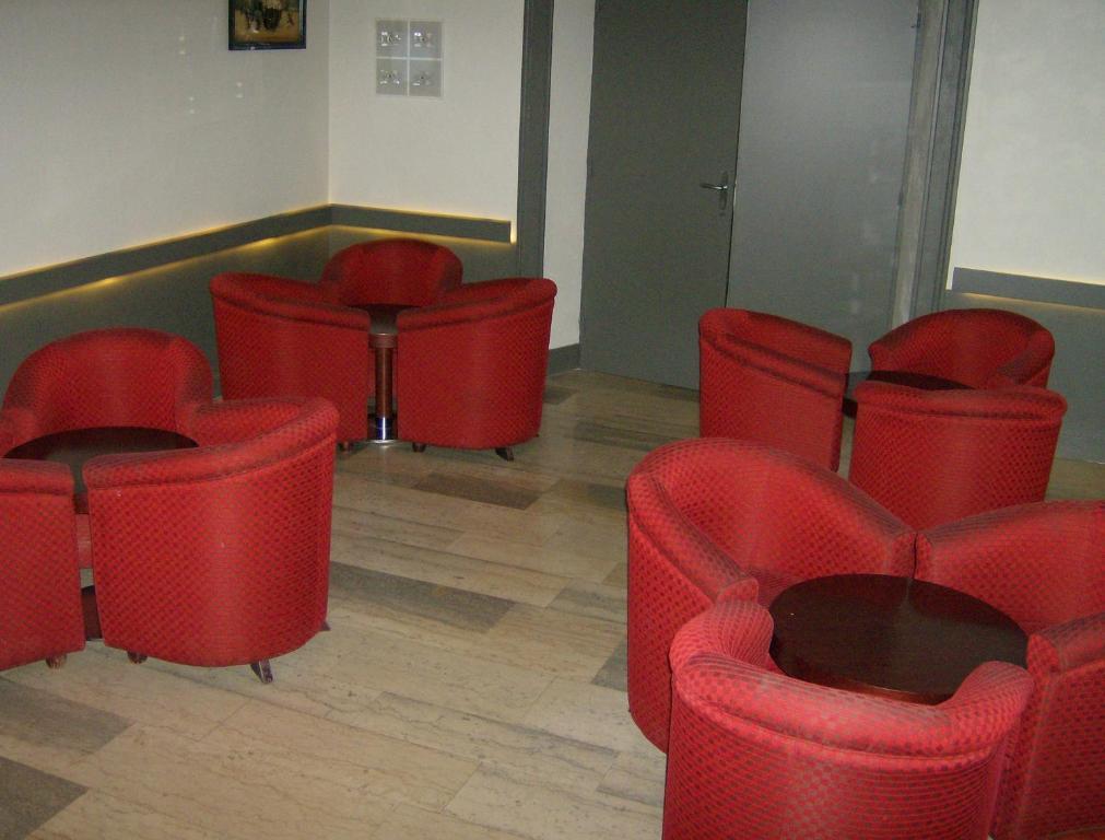 Hotel Restaurant Du Parc De La Colombiere Dijon Exteriör bild