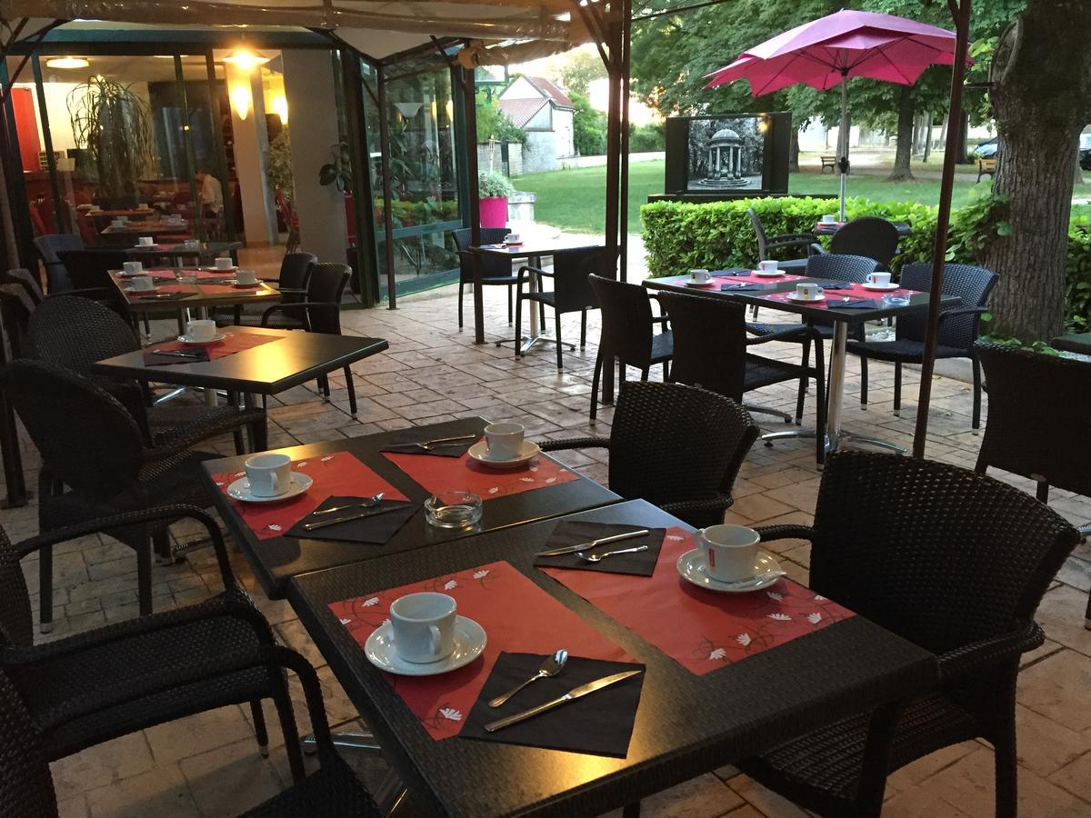 Hotel Restaurant Du Parc De La Colombiere Dijon Exteriör bild