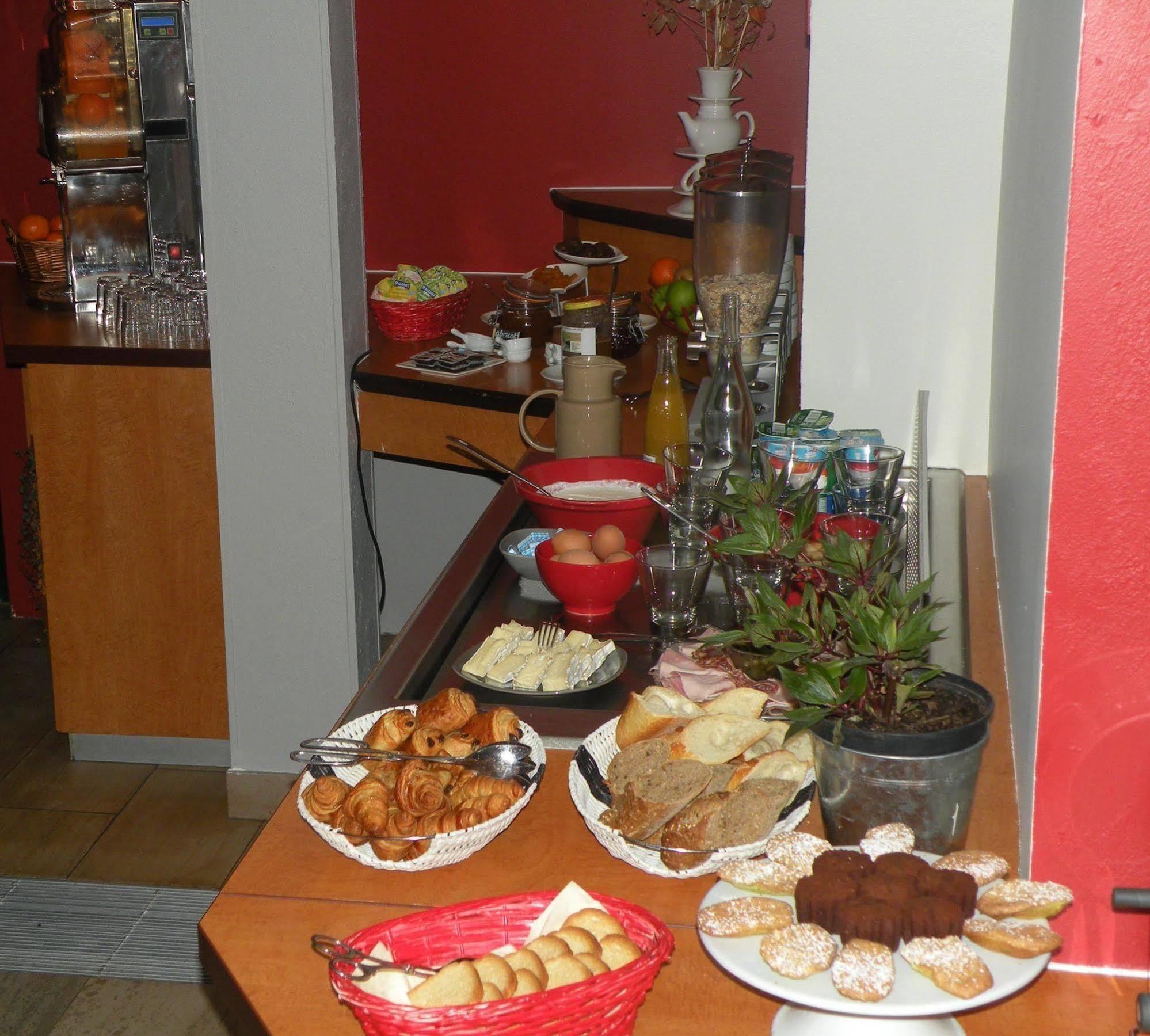 Hotel Restaurant Du Parc De La Colombiere Dijon Exteriör bild